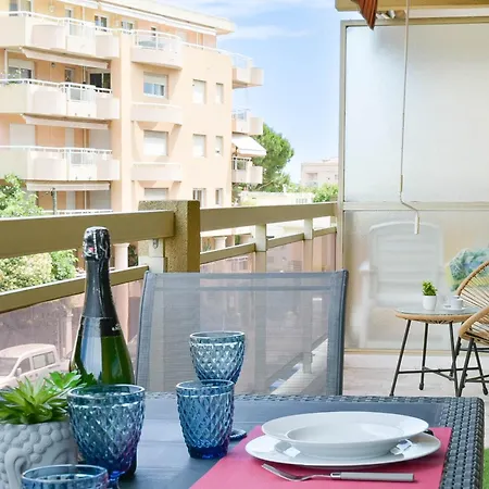 Apartment Palm With Terrace 150m From Beaches *